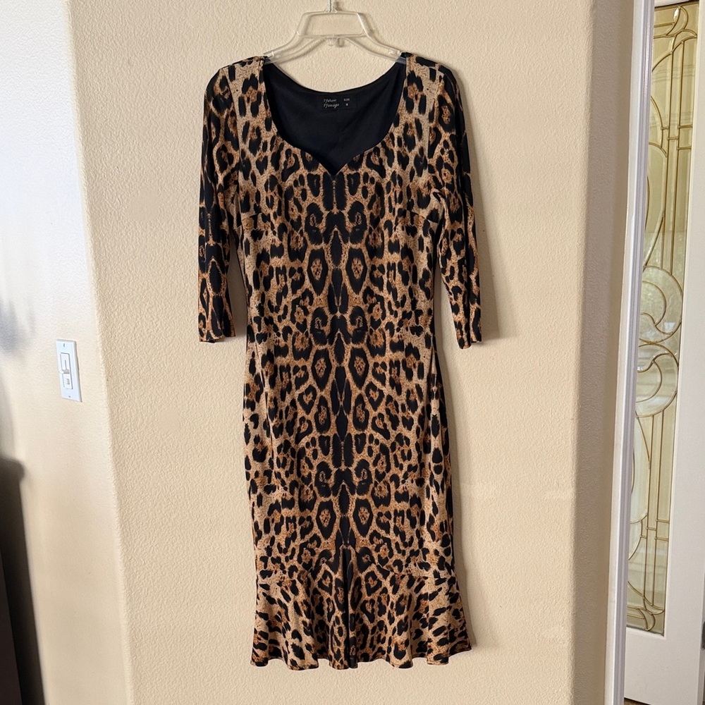 Chic Leopard Print Long Sleeve Dress